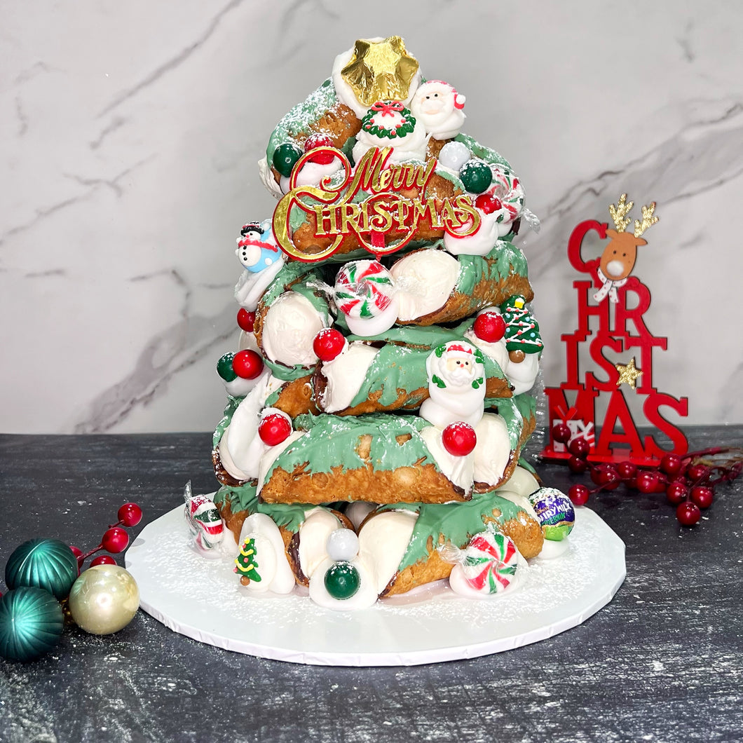 Christmas Tree Cannoli Tower